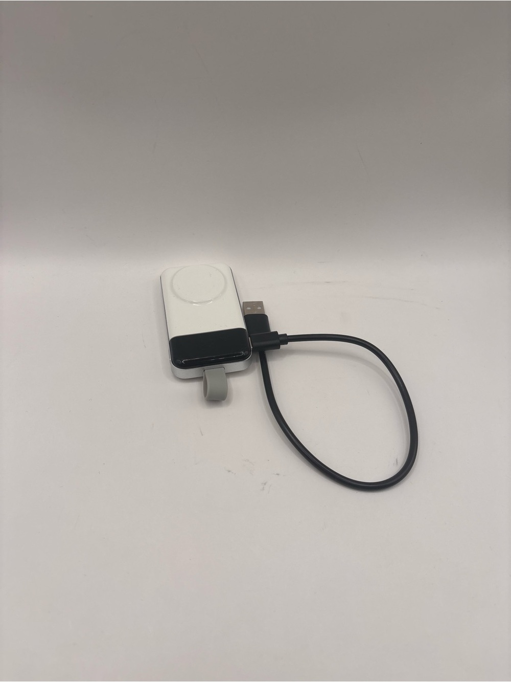 White Wireless Magnetic Charger with USB Cable